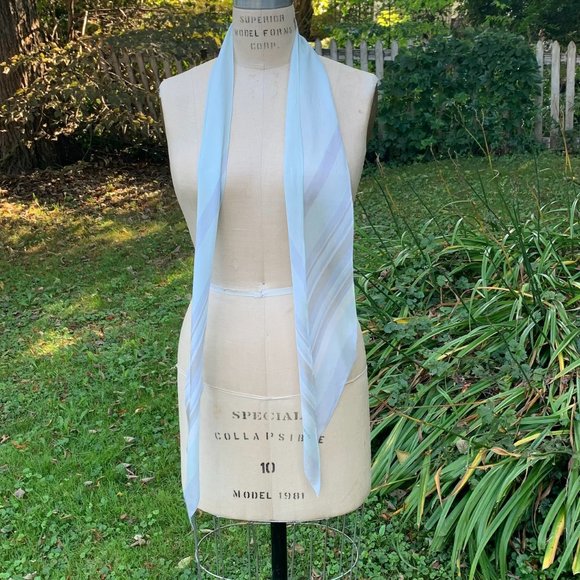 Liz Claiborne 100% Silk Scarf in Blue Tones - Picture 5 of 10